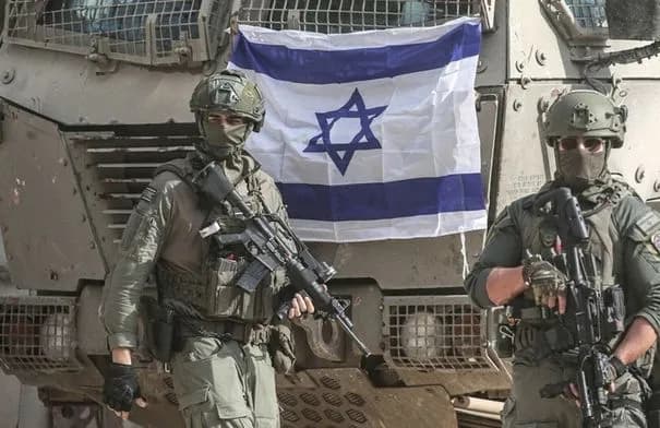 إصابة 4 فلسطينيين في نابلس وإحراق منزل بالخليل