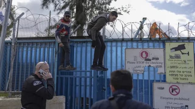 الأردن يدين اقتحام إسرائيل مركز قلنديا للأونروا ويطالب المجتمع الدولي بالتدخل