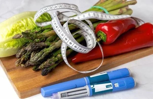 دراسة: نظام غذائي نباتي منخفض الدهون قد ينافس أوزيمبيك في إنقاص الوزن