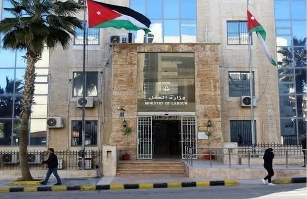 وزارة العمل تحدد 30 أيلول مهلة أخيرة لتوفيق أوضاع العمالة الوافدة المخالفة