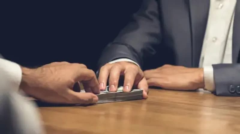 ضبط موظف في وزارة الزراعة متلبسًا بتلقي رشوة