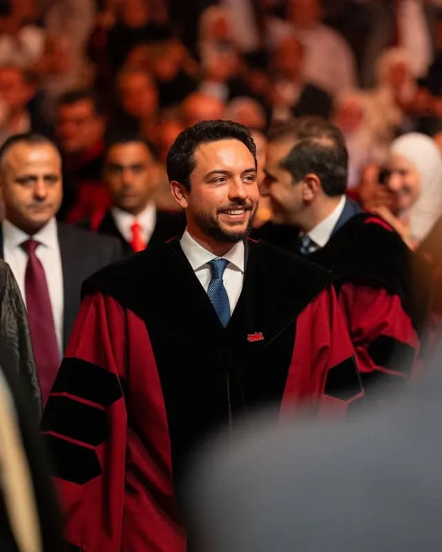 ولي العهد يرعى تخريج الفوج السادس من جامعة الحسين التقنية