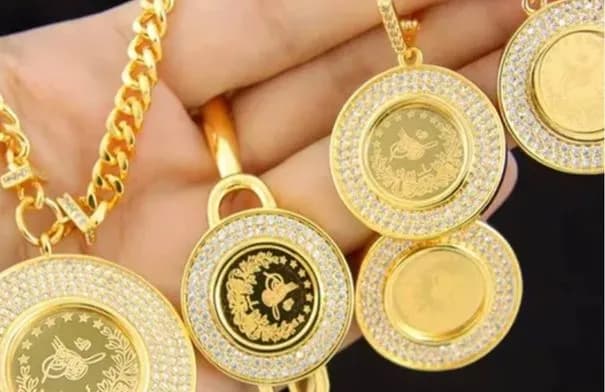 أسعار الذهب في الأردن اليوم: الليرة الرشادي 650 دينارًا والإنجليزي 744 دينارًا