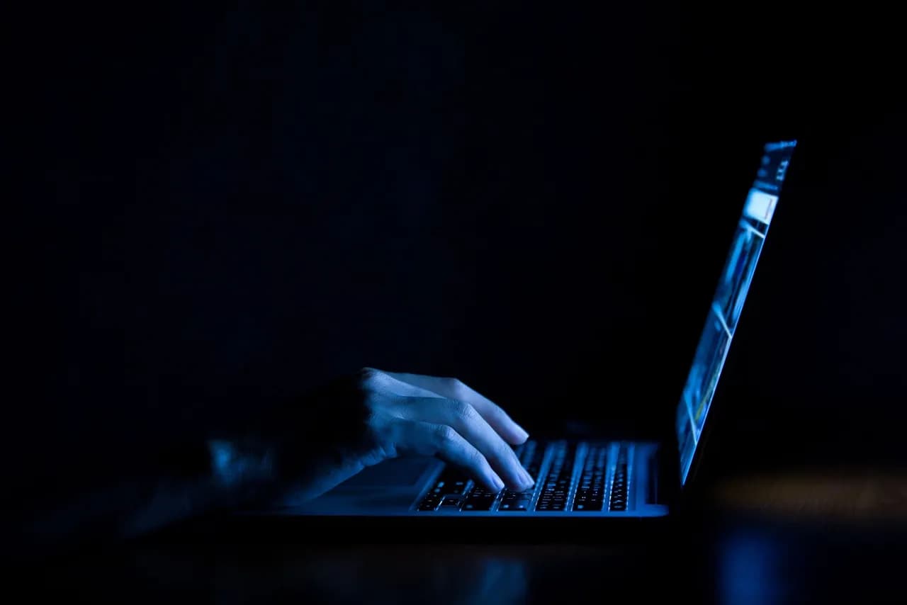 الأمن العام يحذر من حسابات وهمية تزعم التلاعب بعلامات التوجيهي