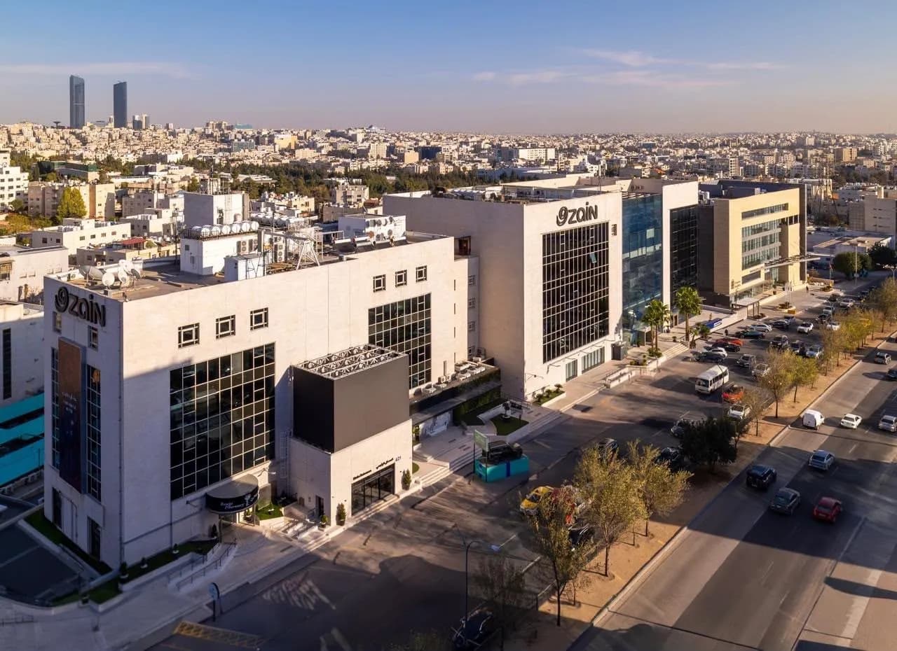 زين الأردن تزرع 18,800 شجرة وتدعم 58 مزارعًا في إطار التزامها البيئي