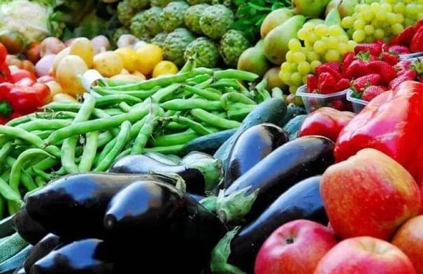 1901 طن خضار وفواكه وورقيات ترد السوق المركزي بعمّان