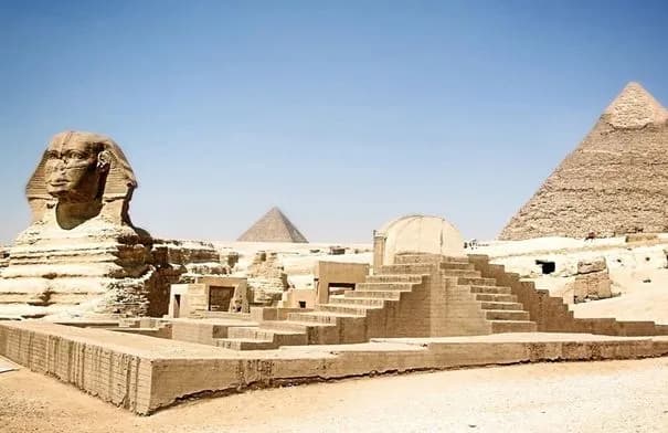 توقيف أردني وفتاة مصرية بعد صور مسيئة أمام الأهرامات