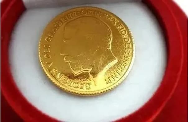 أسعار الليرات الذهبية في الأردن اليوم: الرشادي 621 دينارًا والإنجليزي 710 دنانير