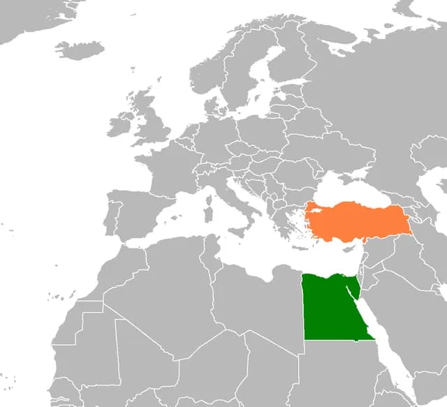 من الخصومة إلى الشراكة: توسع التعاون الدفاعي بين مصر وتركيا