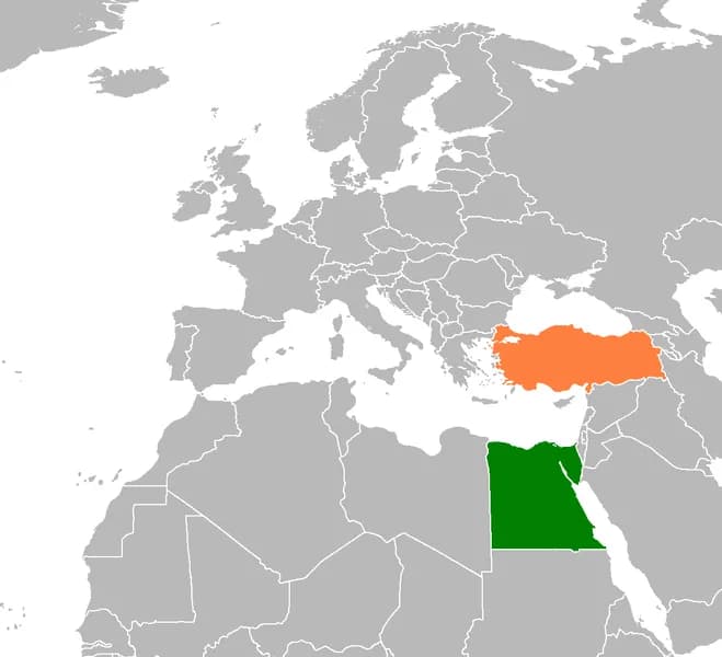 من الخصومة إلى الشراكة: توسع التعاون الدفاعي بين مصر وتركيا