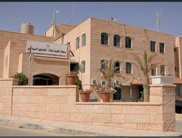 الحكومة تقر نظامًا إداريًا جديدًا لسلطة إقليم البترا لدعم القطاع السياحي