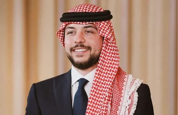 ولي العهد يهنئ اللاعبة فاديا خرفان بذهبية بطولة العالم للتايكواندو
