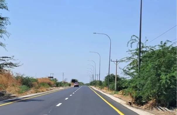 الأشغال تنتهي من صيانة طريق المغطس بطول 5 كيلومترات