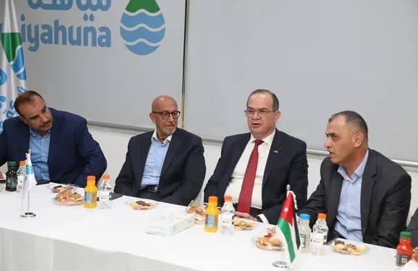 وزيرا المياه والاقتصاد الرقمي يطلعان على مشروع التحول الذكي لإدارة المياه