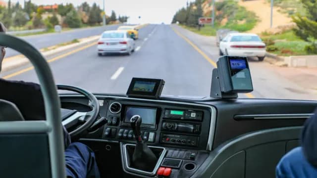 هيئة النقل البري تدعو لتشغيل خط راجب–كفرنجة وتنفيذ مظلات انتظار في عجلون