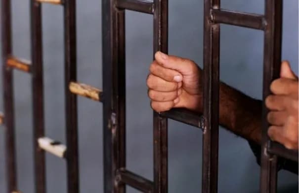 الأمن: عقوبات صارمة لقيادة المركبات بتهور تشمل الحبس والغرامة