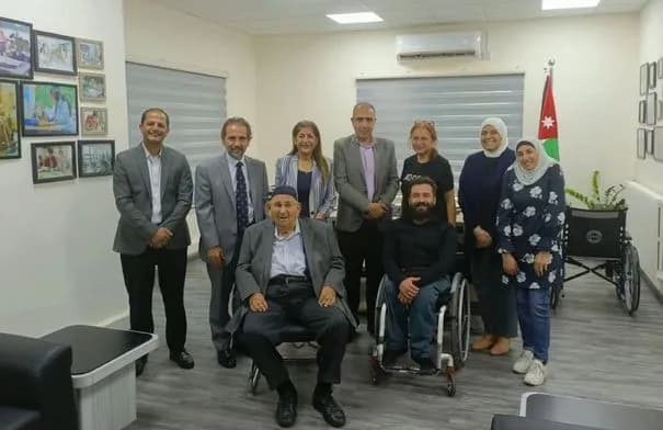 الأمير رعد بن زيد يطلع على سير العمل في الأكاديمية الملكية للتعليم الدامج