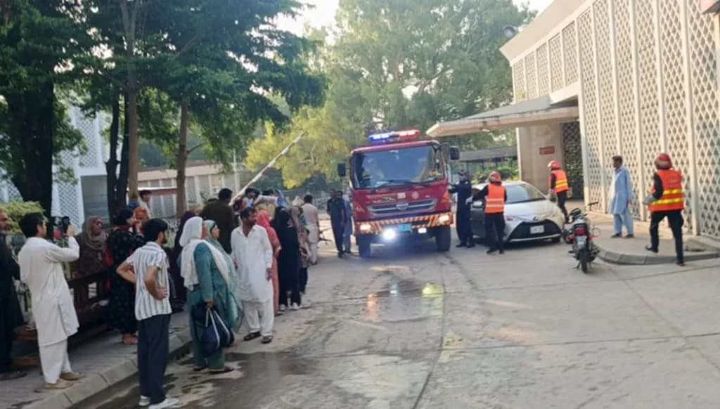 باكستان: حريق في مستشفى حكومي بإسلام آباد يودي بحياة 15 رضيعًا