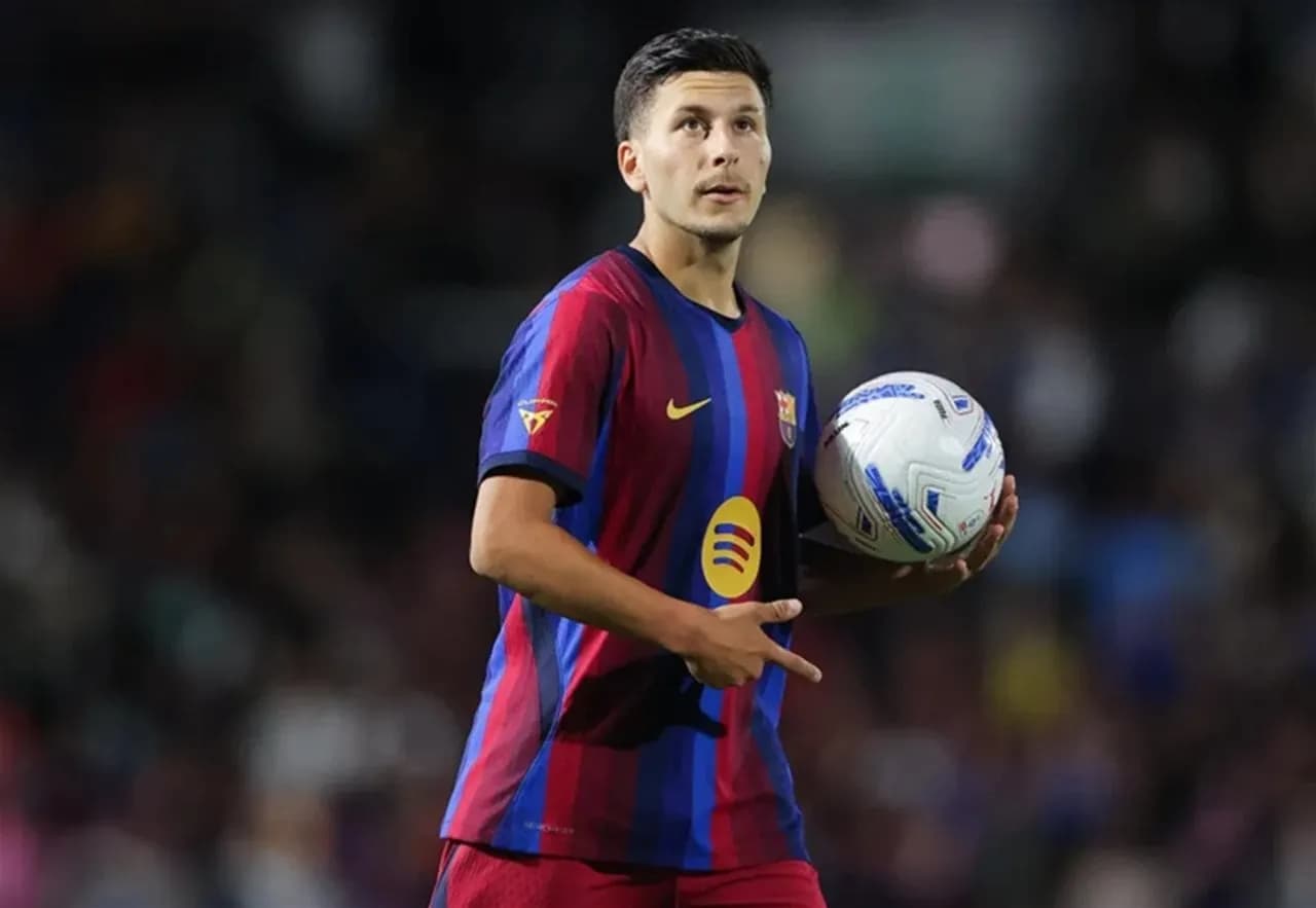برشلونة يعلن إصابة لاعبه باردغجي بتمزق في الرباط الصليبي