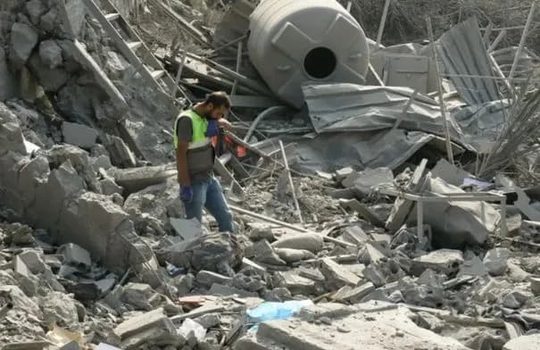 الجيش الإسرائيلي يفجر بلدة طلوسة جنوبي لبنان في تصعيد عنيف