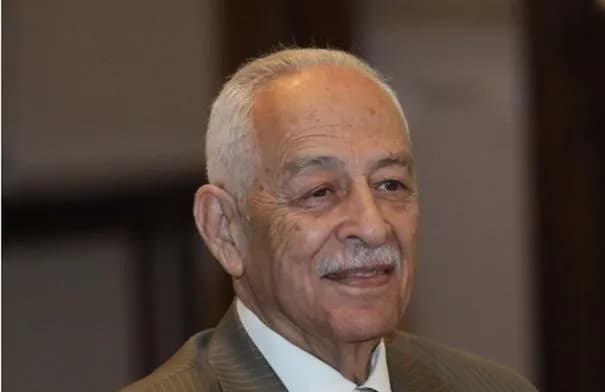 العيسوي ينقل تمنيات الملك وولي العهد بالشفاء للواء المجالي والوكيل الحجايا