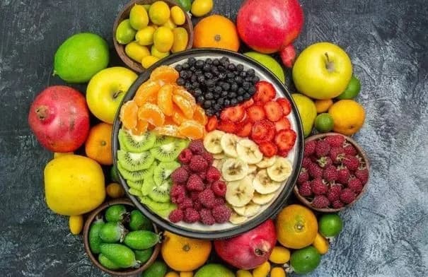 8 فواكه تعزز صحة الأمعاء وتكافح الالتهابات
