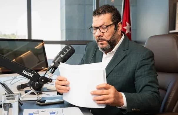 مخالفة بيئية بـ50 دينارًا لمحل حلاقة في الأردن بعد تنظيف صالونه