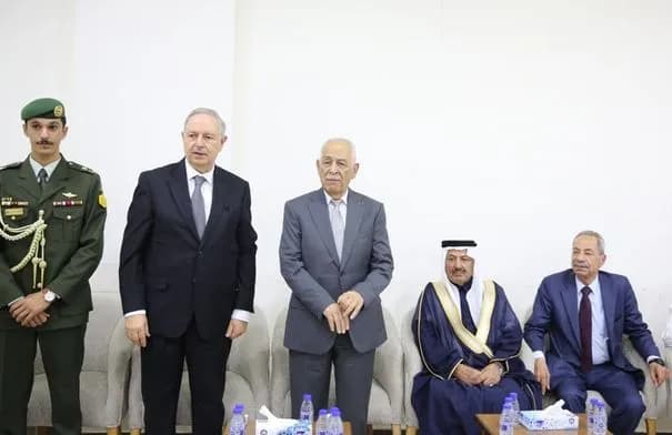 العيسوي ينقل تعازي الملك وولي العهد لعائلات النعيمي والخريسات ونزال