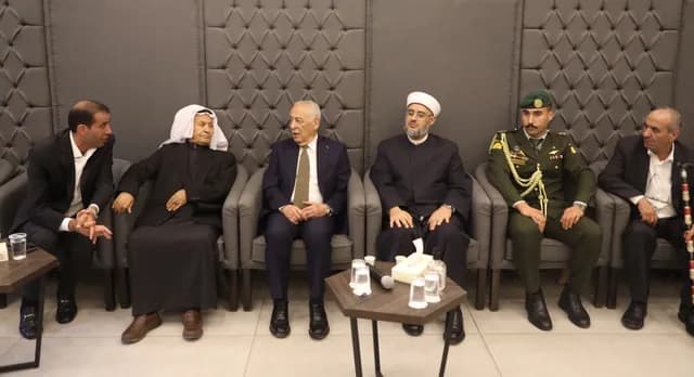 العيسوي ينقل تعازي الملك وولي العهد لعائلات في المفرق وجرش والزرقاء وعمان