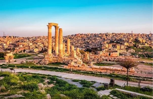 أجواء صيفية مستقرة في الأردن وحرارة مرتفعة في الأغوار والعقبة