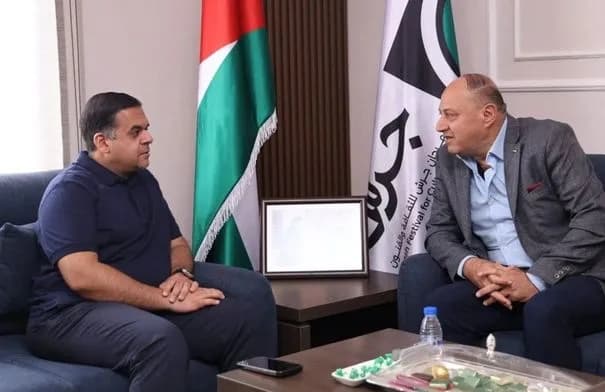مهرجان جرش وجمعية الرواد يبحثان تعزيز الشراكة الفنية