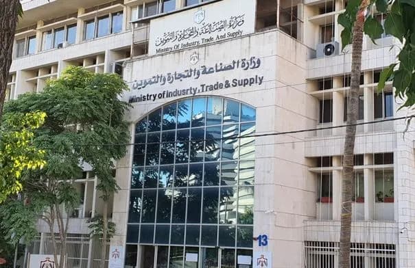 الأردن يطرح عطاءً لاستيراد 100 ألف طن من القمح