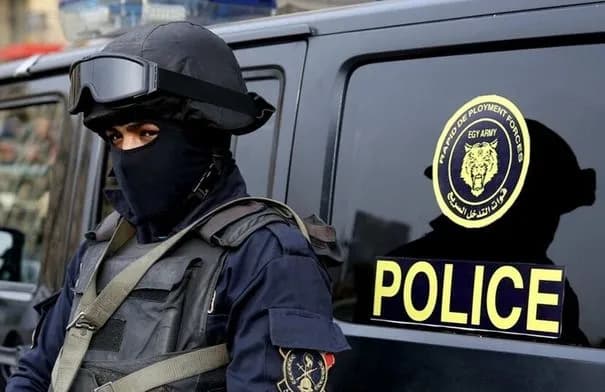 الأمن المصري يلقي القبض على شاب بعد بثه اعترافًا بقتل شقيقه في المنوفية