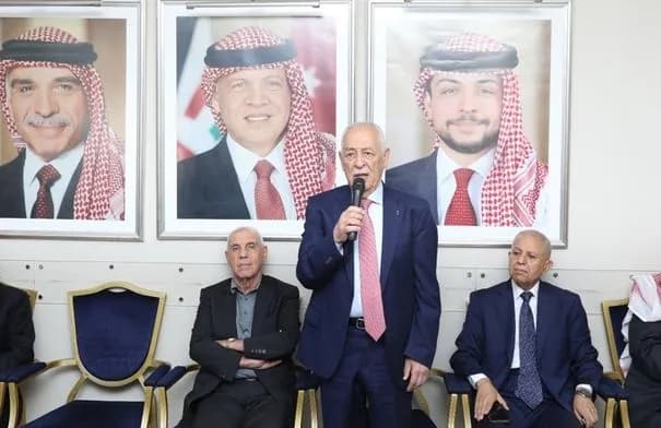 العيسوي ينقل تعازي الملك وولي العهد لعائلتي الزريقات والسماوي