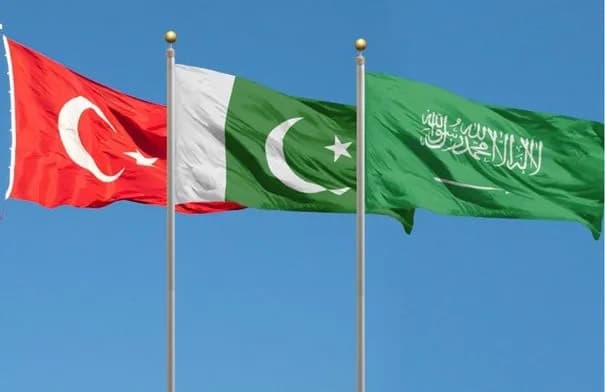 فيدان: اتفاق الدفاع بين تركيا وباكستان والسعودية لا يستهدف إيران