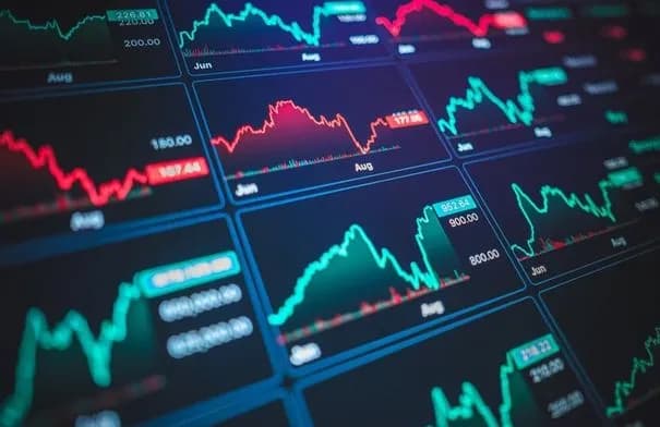 بورصات الخليج تتراجع بفعل مخاوف من رفع الفائدة الأمريكية