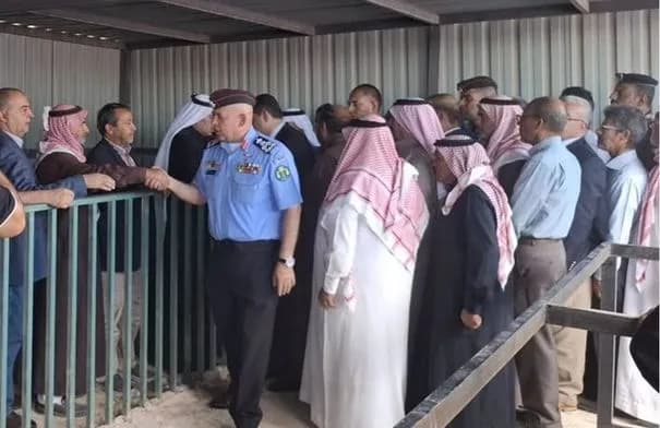 الأمن ينعى العميد المتقاعد يوسف العيطان ويشارك في تشييع جثمانه بالمفرق