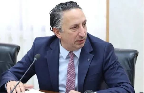 بيت شعر للمعري يشعل الجدل في مجلس النواب والقاضي يشطبه من المحضر