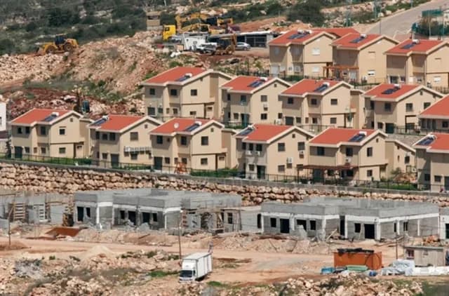 الأردن يستنكر عطاءات الاحتلال لبناء 1234 وحدة استيطانية شرقي القدس