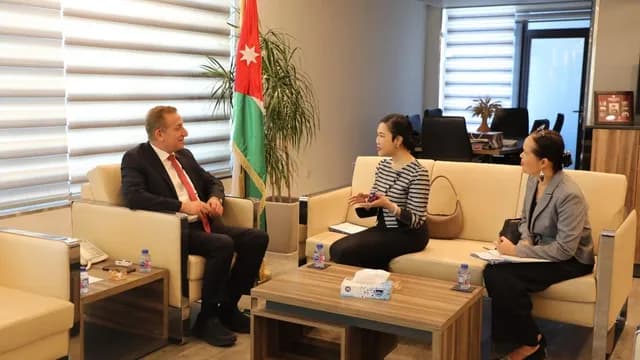 الزراعة تبحث مع السفيرة التايلندية تعزيز التعاون المشترك
