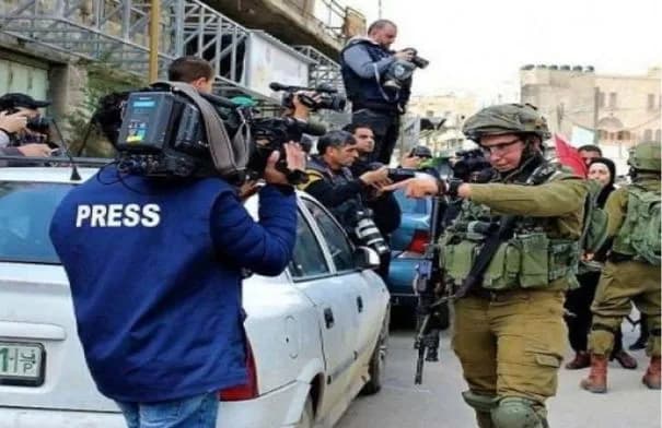 نقابة الصحفيين الفلسطينيين توثق 108 اعتداءات إسرائيلية على الصحفيين في تموز