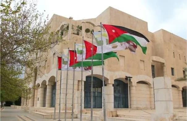 أمانة عمّان تفرض قيودًا جديدة على تداول الخضار والفواكه خارج السوق المركزي