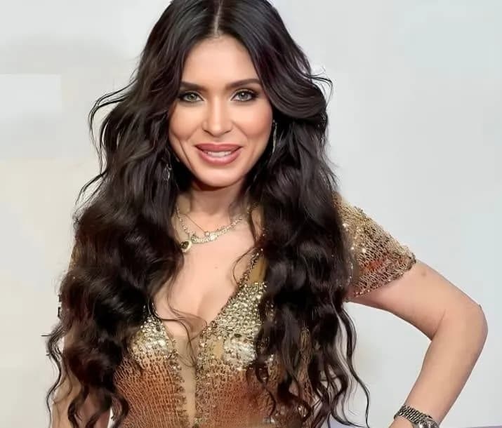 دينا تكشف حقيقة عمليات التجميل: عملية واحدة فقط والسبب صحي