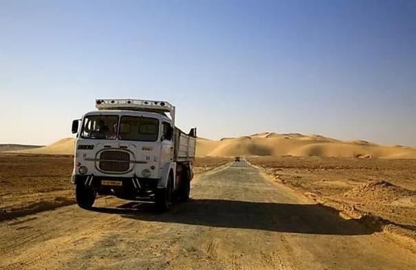 إنقاذ سائق سوداني بعد يومين من فقده في صحراء ليبيا