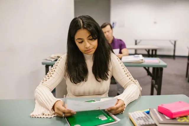 التربية تؤجل إعلان نتائج التوجيهي إلى الثامنة مساءً لتجنب الازدحام