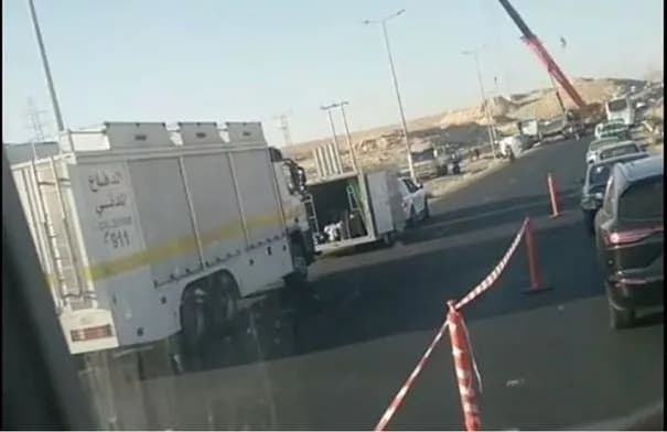 انقلاب صهريج غاز على الطريق الصحراوي دون إصابات