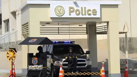 مصر: ضبط 12 شخصًا بتهمة انتحال صفة شرطة وسرقة تاجر ذهب