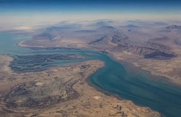 مقتل 20 بحارًا في 68 حادثًا بمضيق هرمز خلال 6 أشهر من الحرب