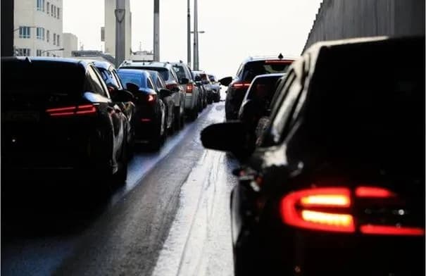 اختناق مروري في نفق الدوار الخامس بعمّان بسبب تعطل آلية نقل نفايات