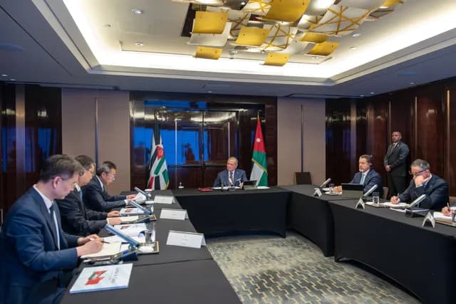 الملك عبدالله الثاني يبحث في بكين مع مسؤولي الأصول الصينية تعزيز التعاون
